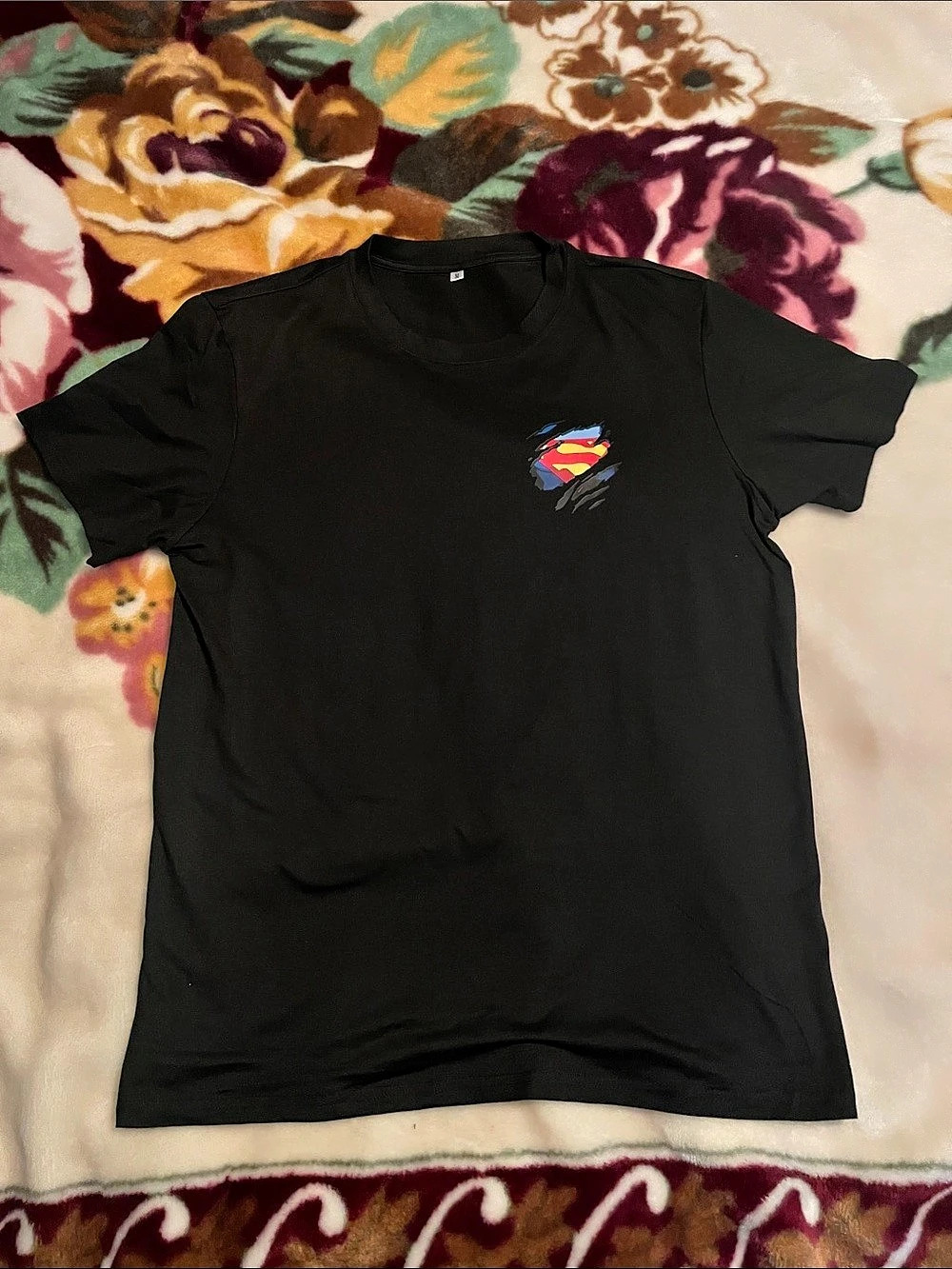 Superman Graphic T-Shirt Size Medium Like New